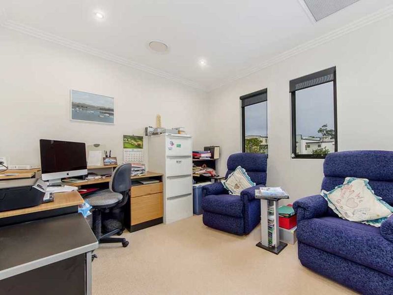 Photo - 12 Riverwalk Avenue, Robina QLD 4226 - Image 14