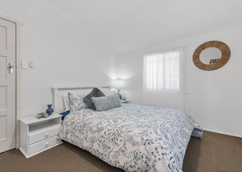 Photo - 12 Robertson Avenue, Margate QLD 4019 - Image 8