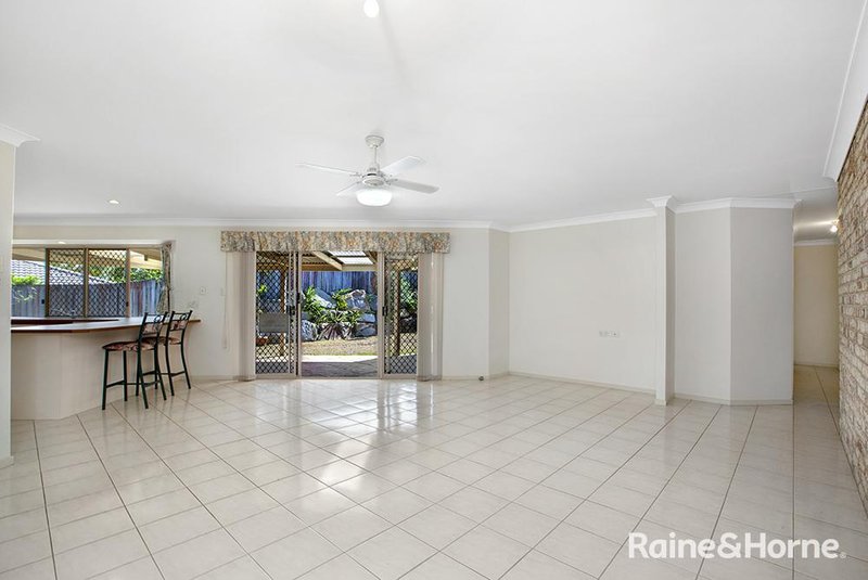 Photo - 12 Robynne Place, Kuraby QLD 4112 - Image 6