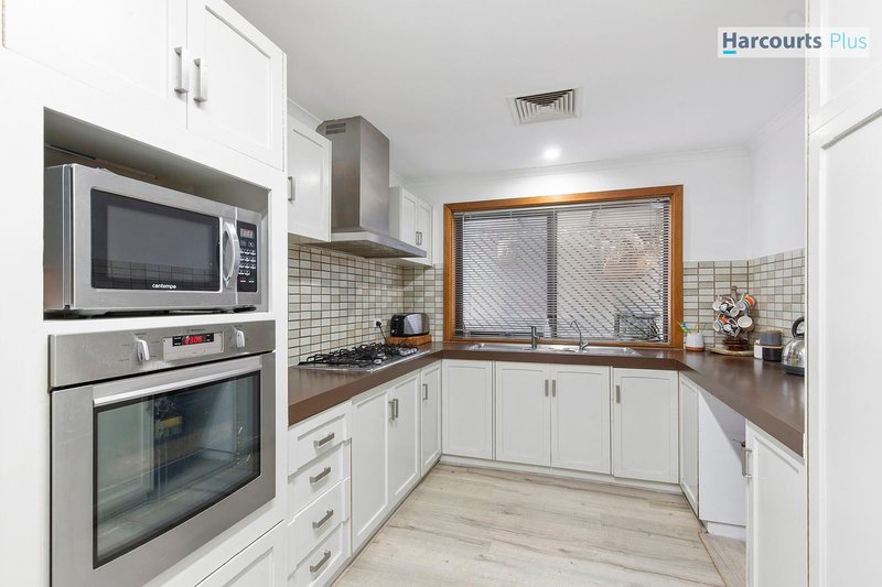 Photo - 12 Rogana Crescent, Hallett Cove SA 5158 - Image 6