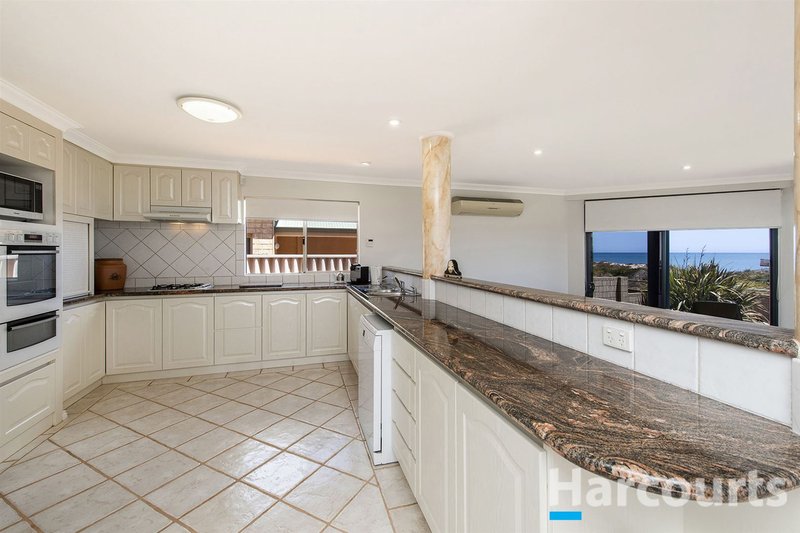 Photo - 12 Ronsard Drive, San Remo WA 6210 - Image 12