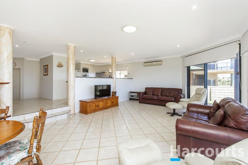 Photo - 12 Ronsard Drive, San Remo WA 6210 - Image 17