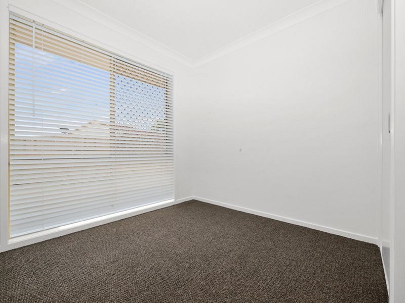 Photo - 12 Rosella Court, Ormeau QLD 4208 - Image 11