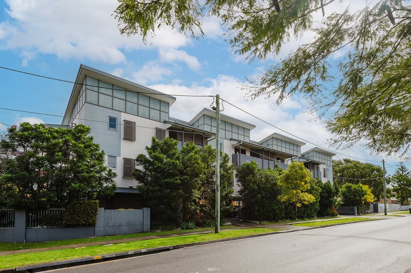 Photo - 1/2 Rowell Street, Zillmere QLD 4034 - Image 2