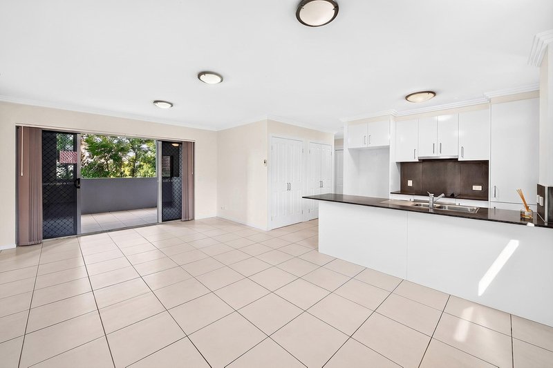 Photo - 1/2 Rowell Street, Zillmere QLD 4034 - Image 7