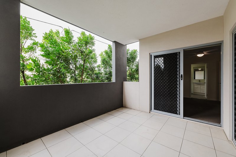 Photo - 1/2 Rowell Street, Zillmere QLD 4034 - Image 14