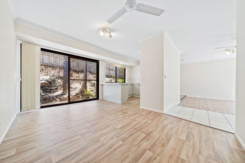 Photo - 12 Rowsell Court, Mount Warren Park QLD 4207 - Image 3