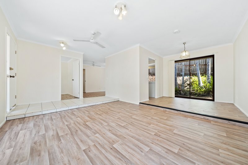 Photo - 12 Rowsell Court, Mount Warren Park QLD 4207 - Image 4