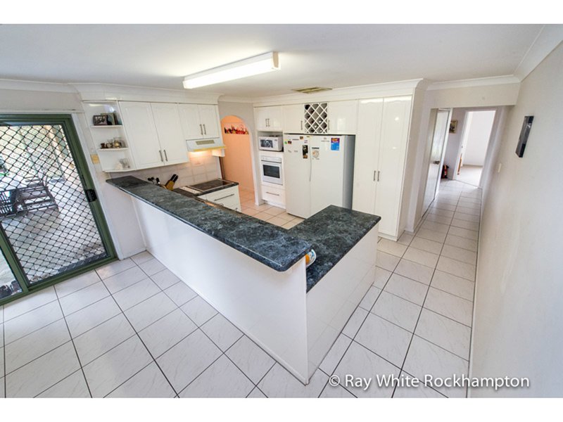 Photo - 12 Royes Crescent, Norman Gardens QLD 4701 - Image 3