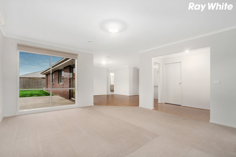 Photo - 12 Ruby Avenue, Koo Wee Rup VIC 3981 - Image 3