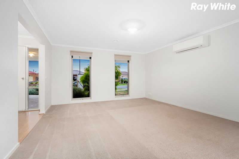 Photo - 12 Ruby Avenue, Koo Wee Rup VIC 3981 - Image 4