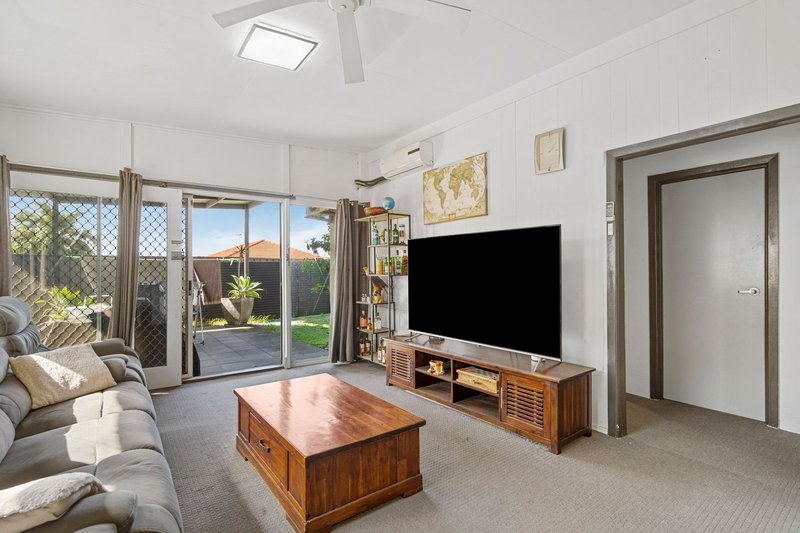 Photo - 12 Rudge Street, Woodridge QLD 4114 - Image 4