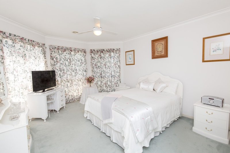 Photo - 12 Rusticana Court, Mildura VIC 3500 - Image 7