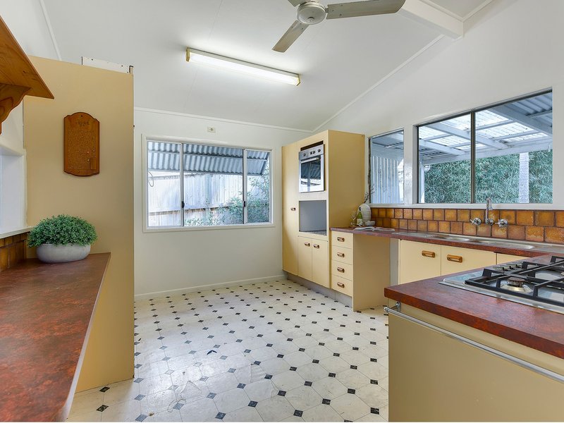 Photo - 12 Rutherford Street, Stafford Heights QLD 4053 - Image 5