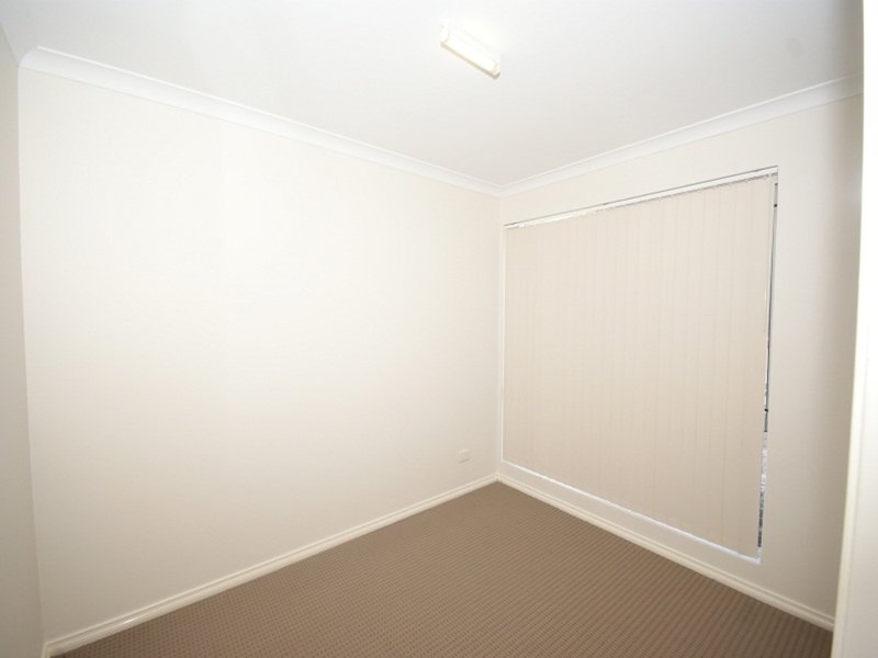 Photo - 12 Ryde Close , Warnbro WA 6169 - Image 6