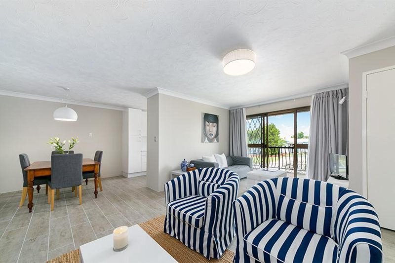 Photo - 1/2 Rylatt Street, Indooroopilly QLD 4068 - Image 4