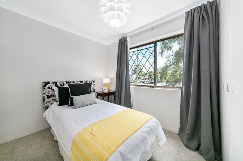 Photo - 1/2 Rylatt Street, Indooroopilly QLD 4068 - Image 8