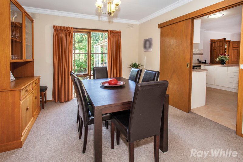 Photo - 12 Rythdale Court, Glen Waverley VIC 3150 - Image 3