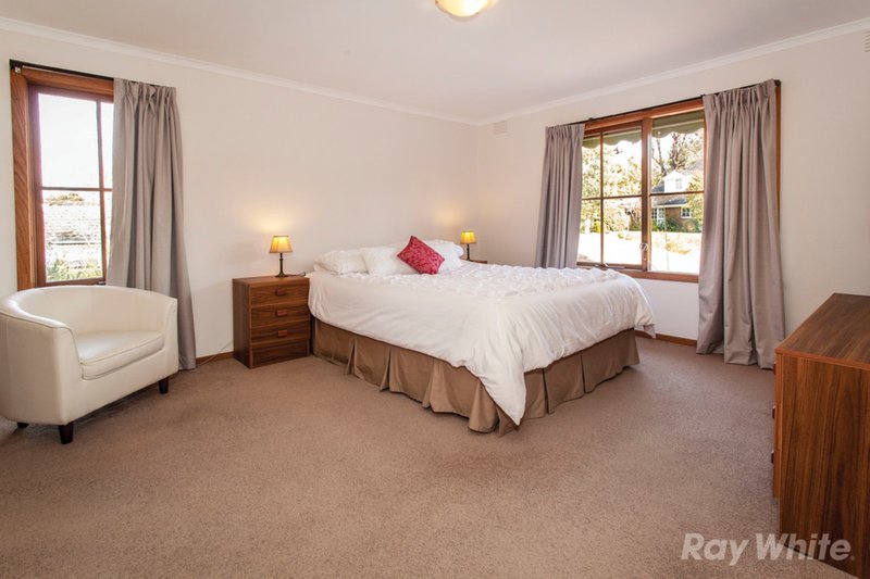 Photo - 12 Rythdale Court, Glen Waverley VIC 3150 - Image 8