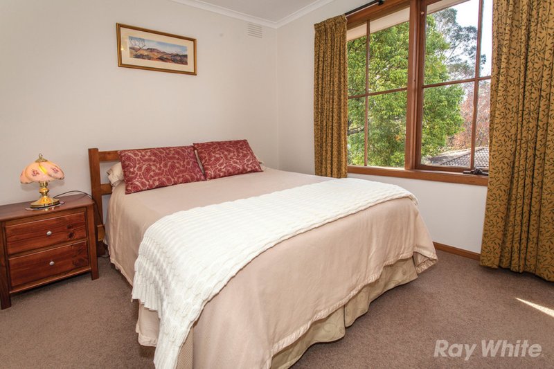 Photo - 12 Rythdale Court, Glen Waverley VIC 3150 - Image 10