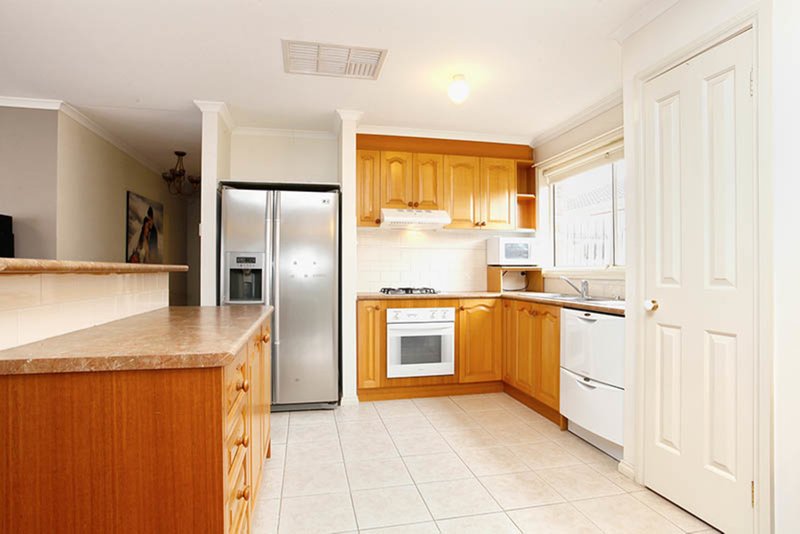 Photo - 12 Salween Crescent, Roxburgh Park VIC 3064 - Image 3