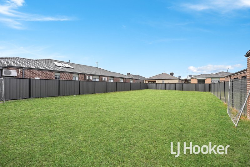 Photo - 12 San Fratello Street, Clyde North VIC 3978 - Image 5