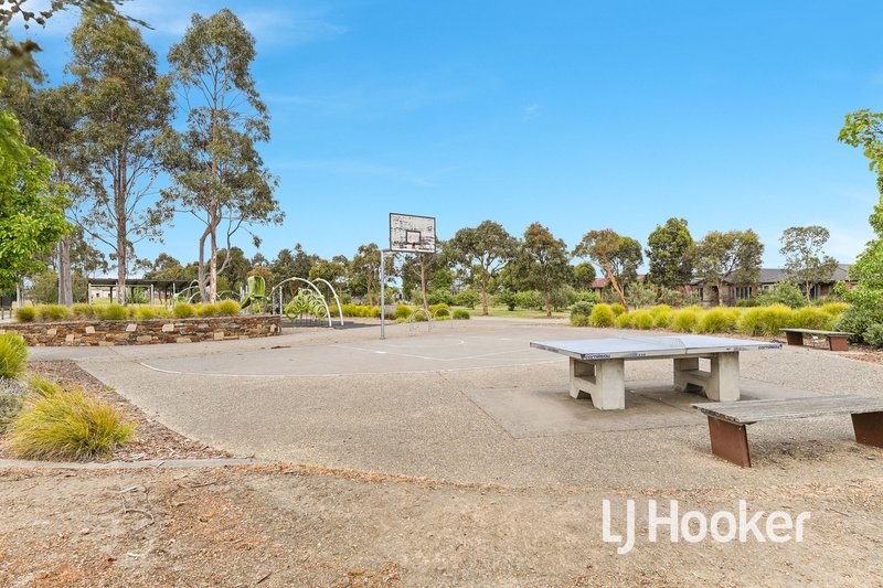 Photo - 12 San Fratello Street, Clyde North VIC 3978 - Image 8