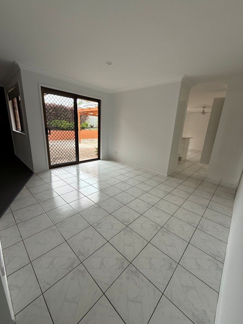 Photo - 12 San Mateo Boulevard, Ashmore QLD 4214 - Image 10
