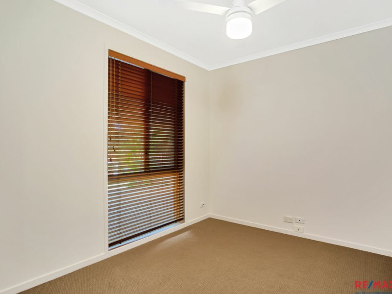 Photo - 12 Sandalwood Terrace, Nerang QLD 4211 - Image 9