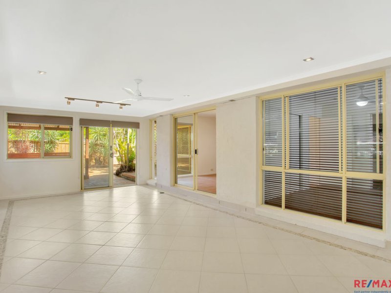 Photo - 12 Sandalwood Terrace, Nerang QLD 4211 - Image 3