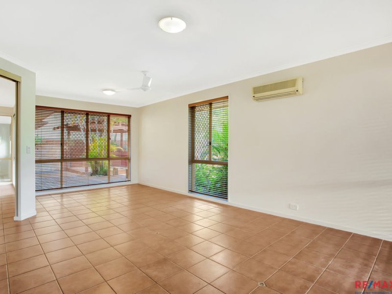 Photo - 12 Sandalwood Terrace, Nerang QLD 4211 - Image 4