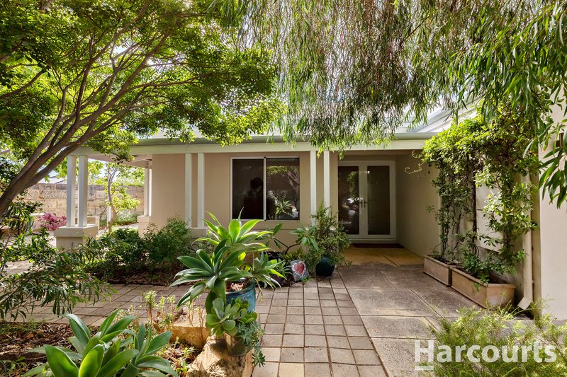 Photo - 12 Sandbridge Way, Meadow Springs WA 6210 - Image 1