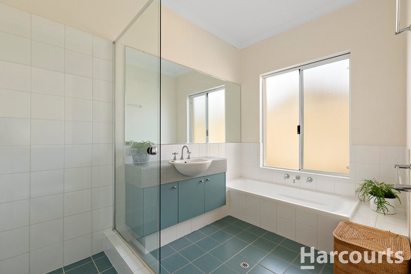 Photo - 12 Sandbridge Way, Meadow Springs WA 6210 - Image 10