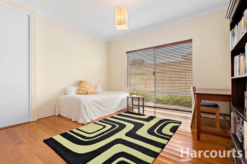 Photo - 12 Sandbridge Way, Meadow Springs WA 6210 - Image 11