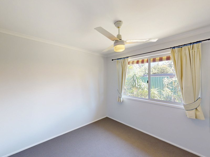 Photo - 12 Sandpiper Street, Beachmere QLD 4510 - Image 8