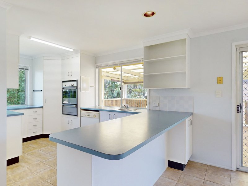 Photo - 12 Sandpiper Street, Beachmere QLD 4510 - Image 4