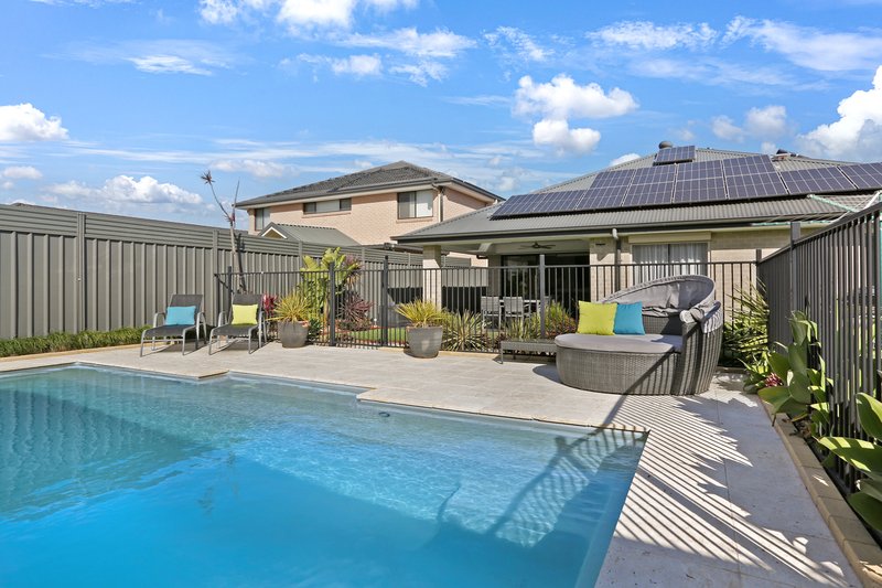 12 Sandy Bay Avenue, Haywards Bay NSW 2530