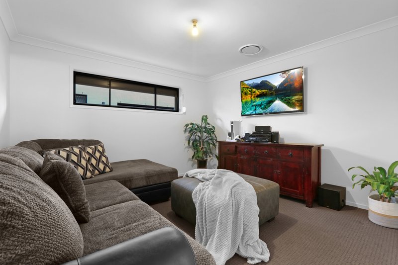 Photo - 12 Sandy Bay Avenue, Haywards Bay NSW 2530 - Image 7