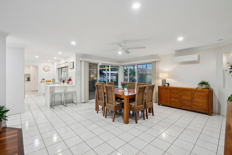 Photo - 12 Santa Cruz Boulevard, Clear Island Waters QLD 4226 - Image 7
