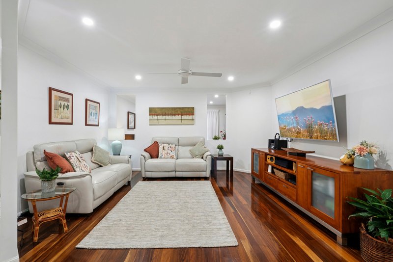 Photo - 12 Santa Cruz Boulevard, Clear Island Waters QLD 4226 - Image 9