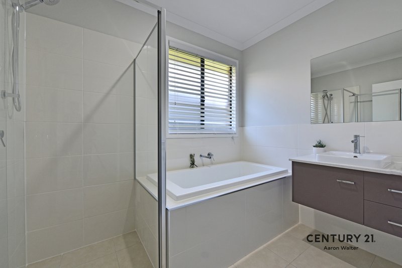 Photo - 12 Santa Fe Close, Cameron Park NSW 2285 - Image 13