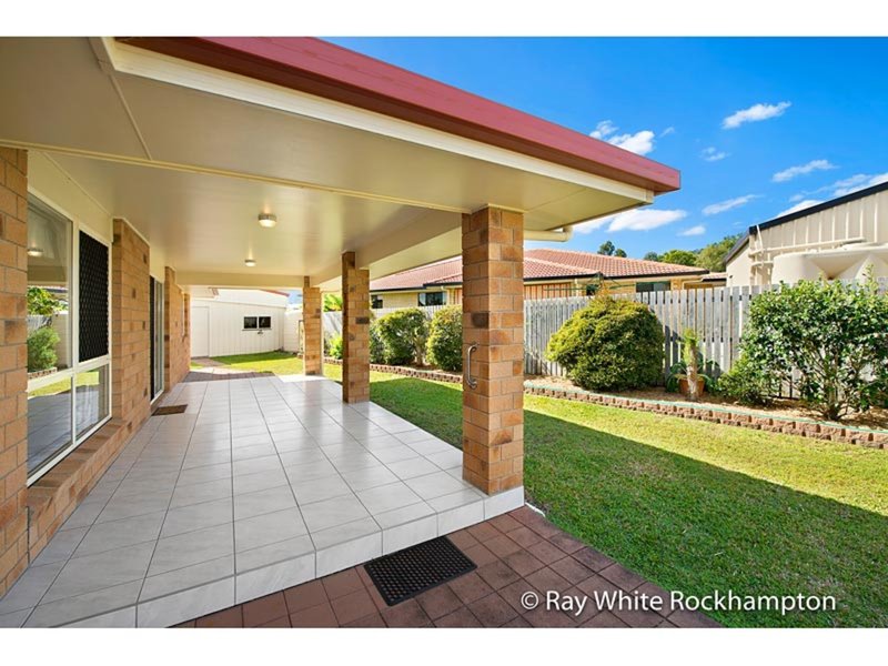 Photo - 12 Satinwood Avenue, Norman Gardens QLD 4701 - Image 2