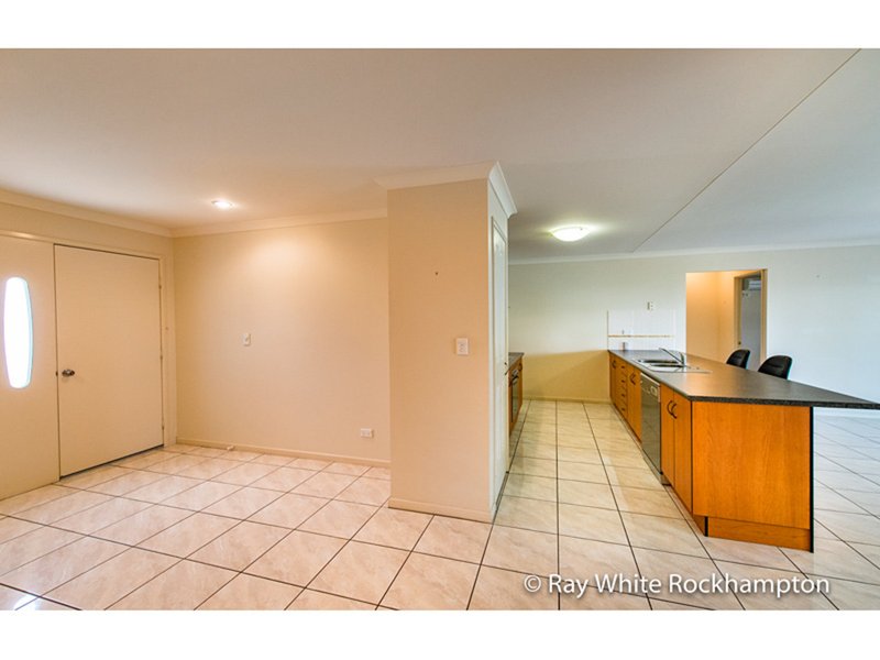 Photo - 12 Satinwood Avenue, Norman Gardens QLD 4701 - Image 13