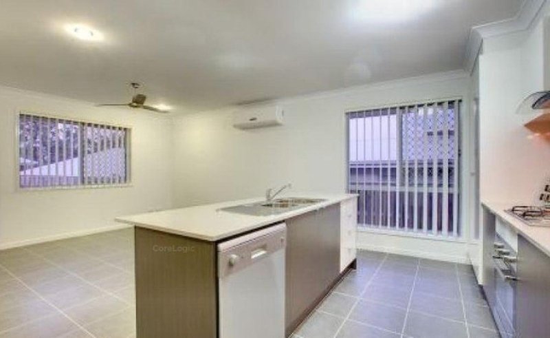 Photo - 12 Scenic Crescent, Coomera QLD 4209 - Image 3