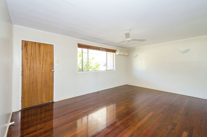 Photo - 12 Schafer Street, Clinton QLD 4680 - Image 4