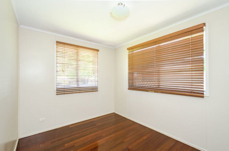 Photo - 12 Schafer Street, Clinton QLD 4680 - Image 7