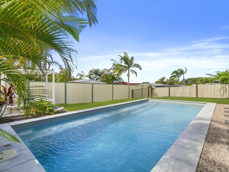 Photo - 12 Seaforth Street, Sandstone Point QLD 4511 - Image 5