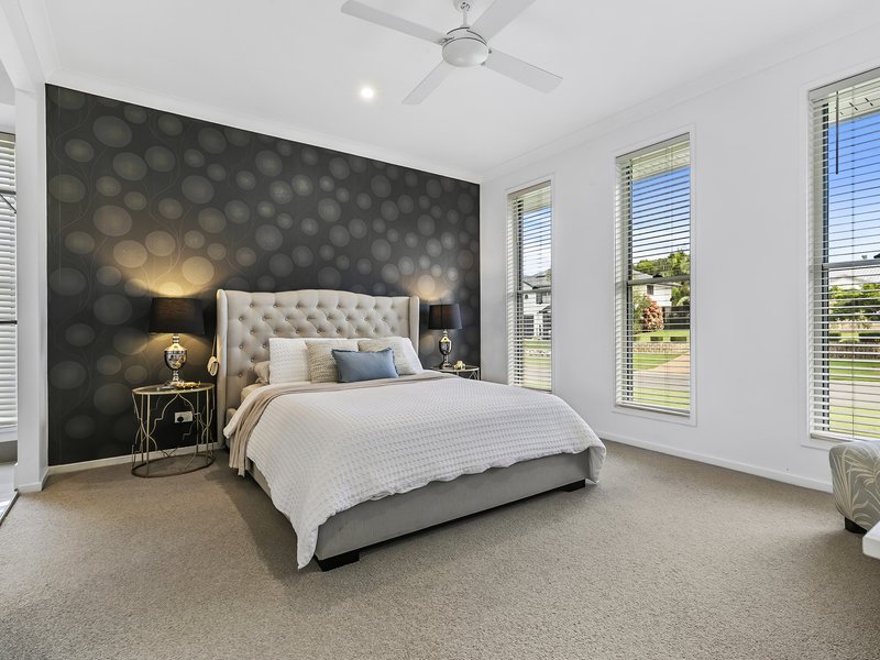 Photo - 12 Seaforth Street, Sandstone Point QLD 4511 - Image 15