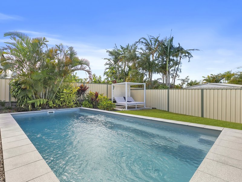 Photo - 12 Seaforth Street, Sandstone Point QLD 4511 - Image 24