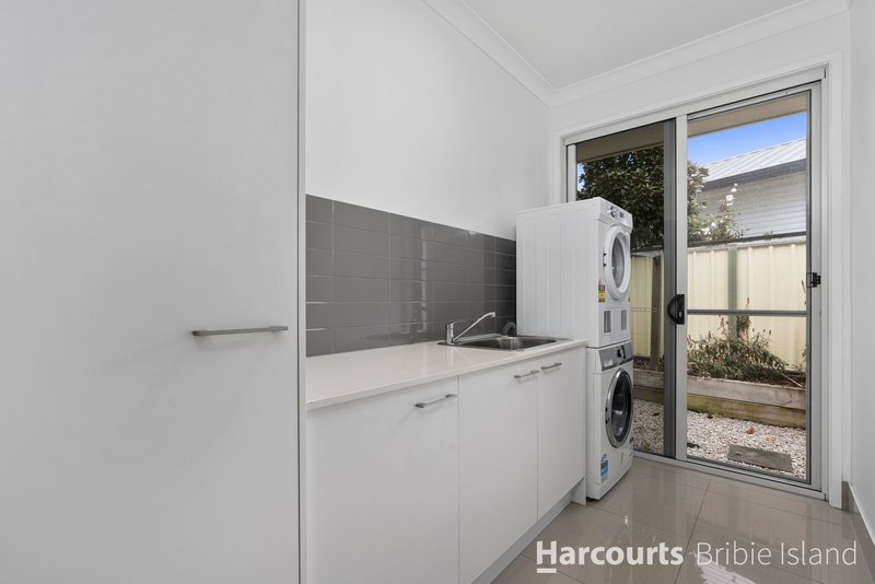 Photo - 12 Seaforth Street, Sandstone Point QLD 4511 - Image 16